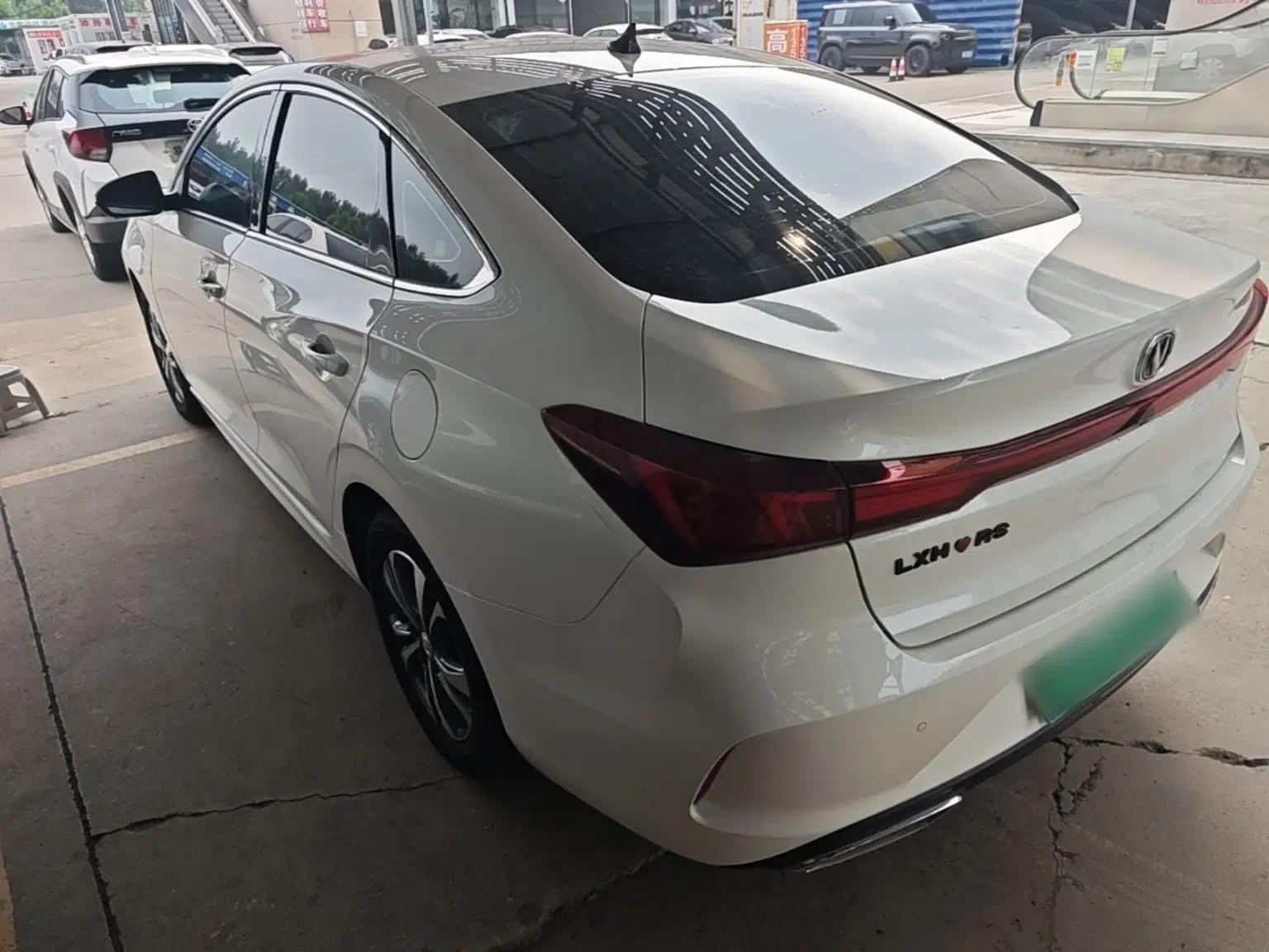 CHANGAN Eado 2023 Changan Edition PLUS Blue Whale NE 1.4T GDI DCT Prestige Version — миниатюра 4