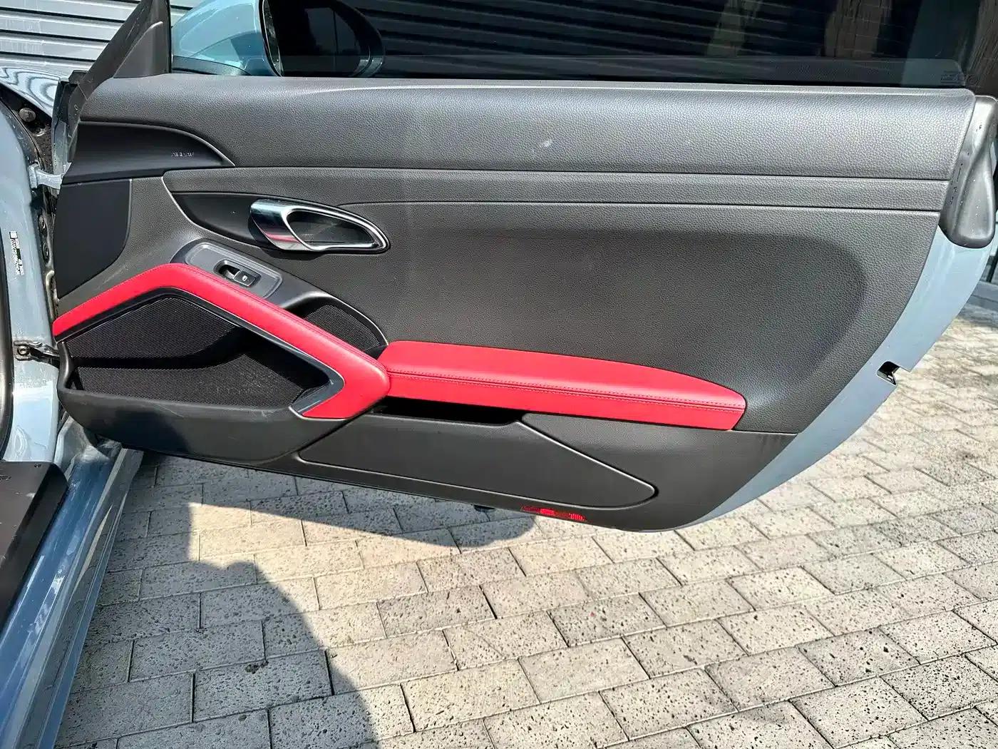 Porsche 718 Cayman 2016 2.0T — миниатюра 3