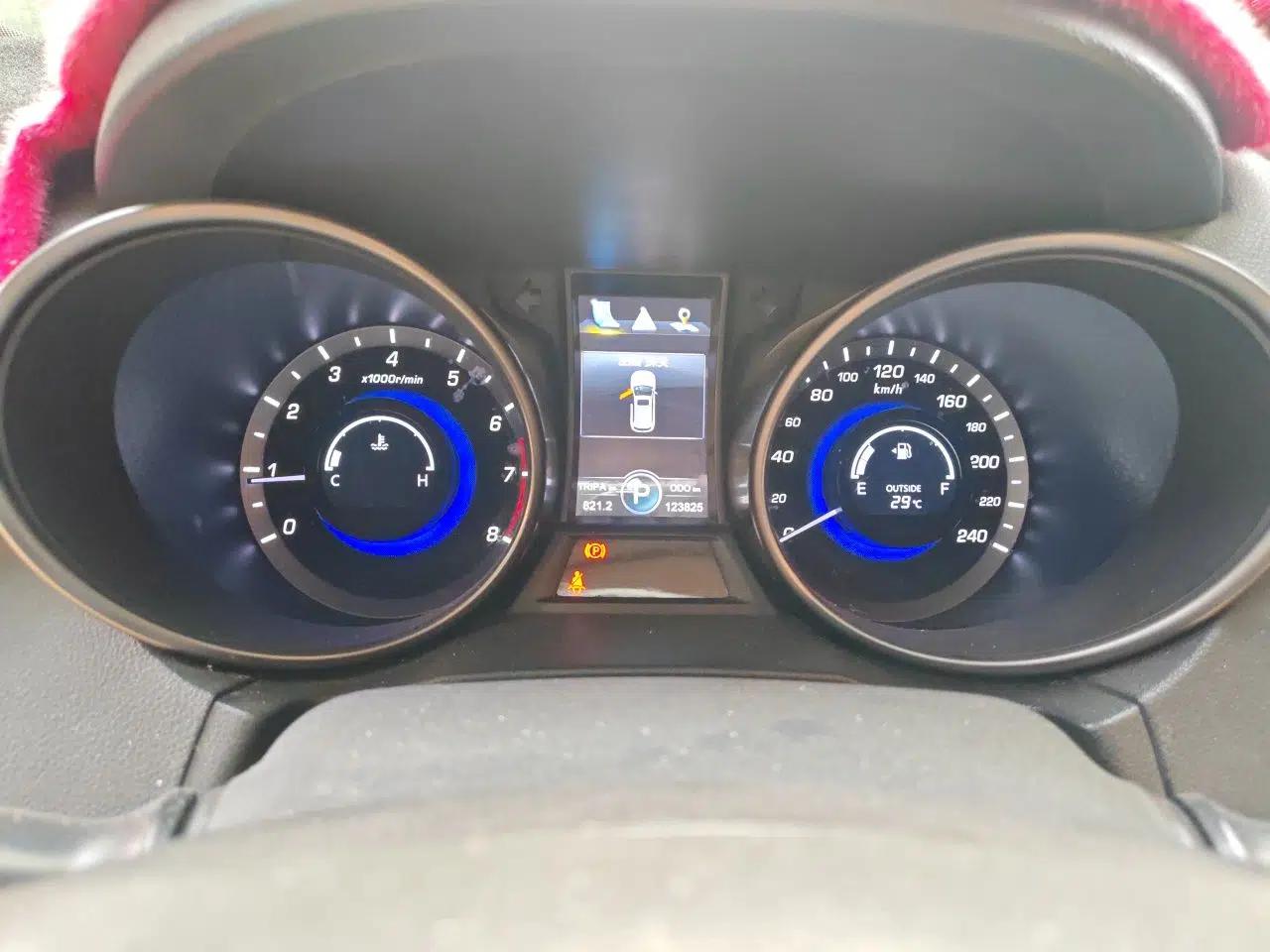 CHANGAN CS75 2014 1.8T Automatic Prestige Model China V Standard — миниатюра 11