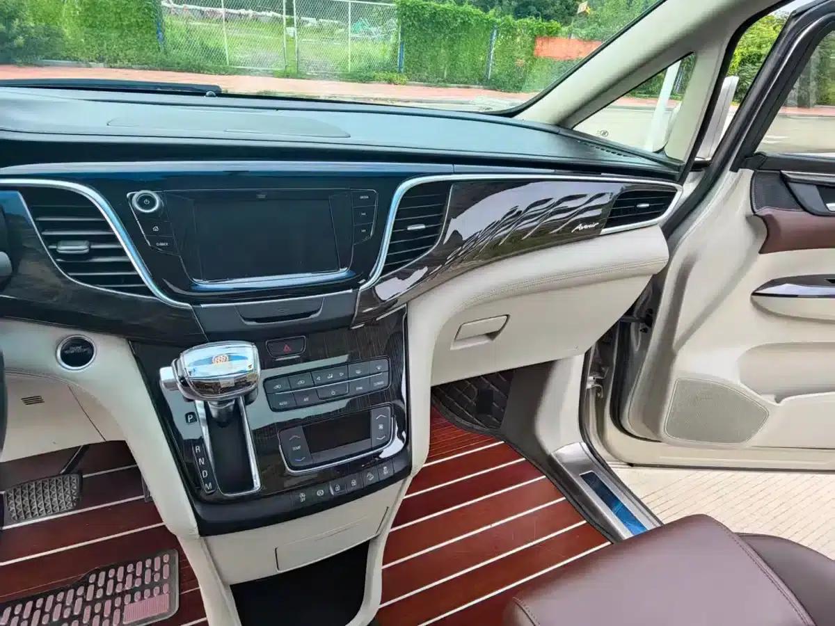 Buick GL8 2017 ES 28T Comfort Model (National V Emission Standard) — миниатюра 18