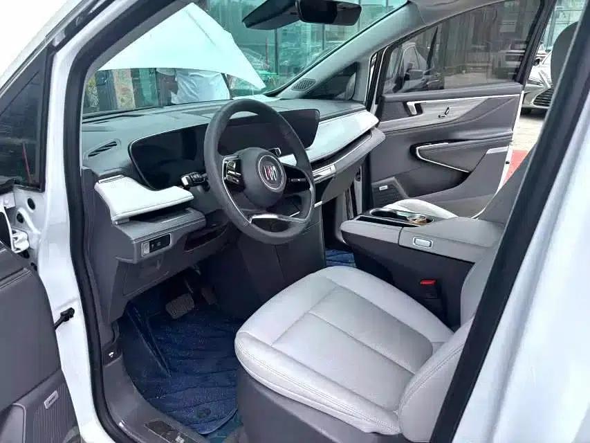 Buick GL8 2025 Luxury Edition — миниатюра 7