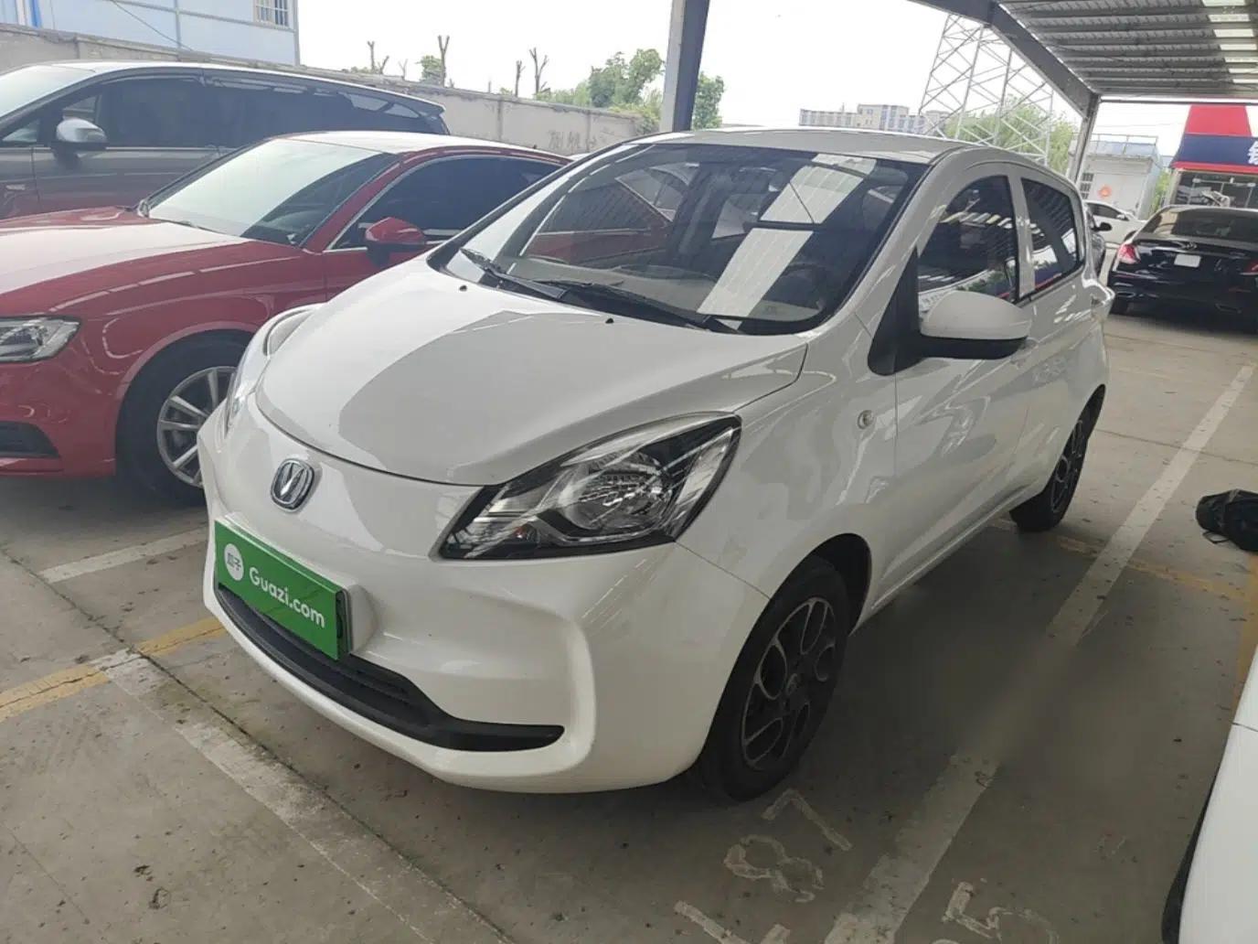 CHANGAN Benni E-Star 2021 National Edition Colorful Version Lithium Iron Phosphate (31.86 kWh) — миниатюра 1