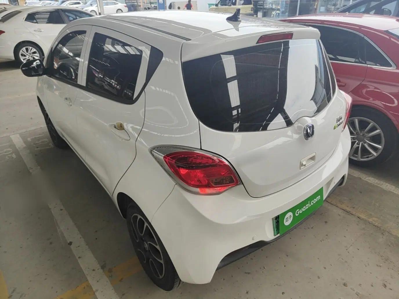 CHANGAN Benni E-Star 2021 National Edition Colorful Version Lithium Iron Phosphate (31.86 kWh) — миниатюра 4