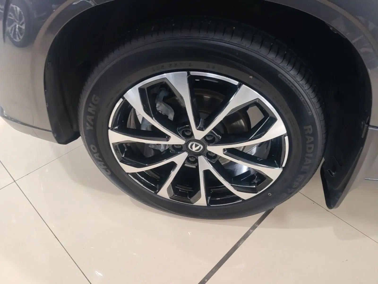 CHANGAN UNI-Z New Energy 2024 Blue Whale Smart Electric iDD 125km Beyond Edition — миниатюра 10
