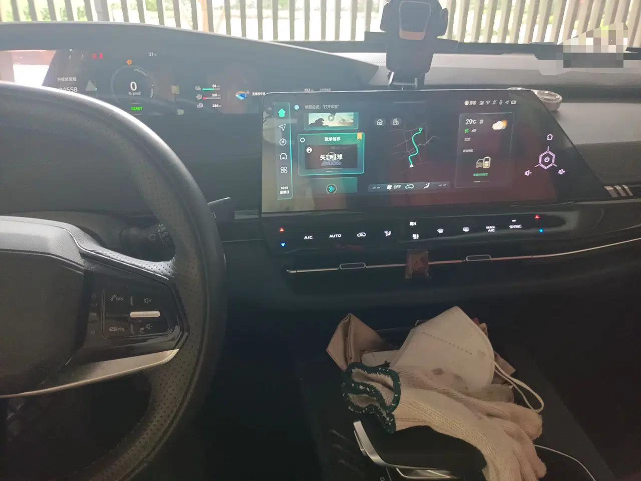 CHANGAN UNI-K iDD 2023 Zhidian iDD 1.5T 135km Smart & Fun Model — миниатюра 13