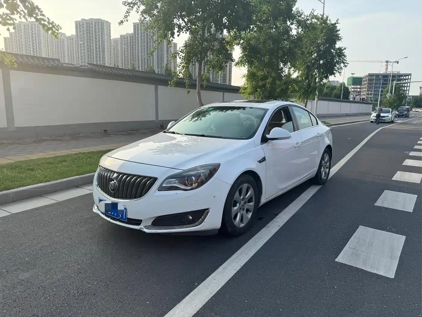 Buick Regal 2014 2.0L Leading Fashion Edition — миниатюра 1
