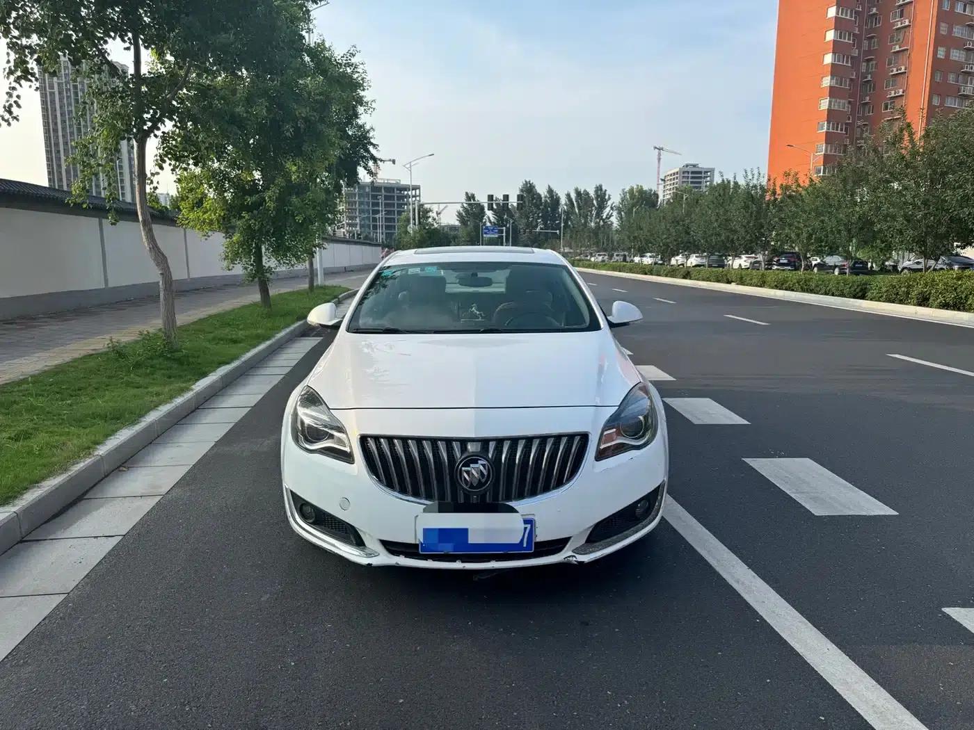 Buick Regal 2014 2.0L Leading Fashion Edition — миниатюра 2