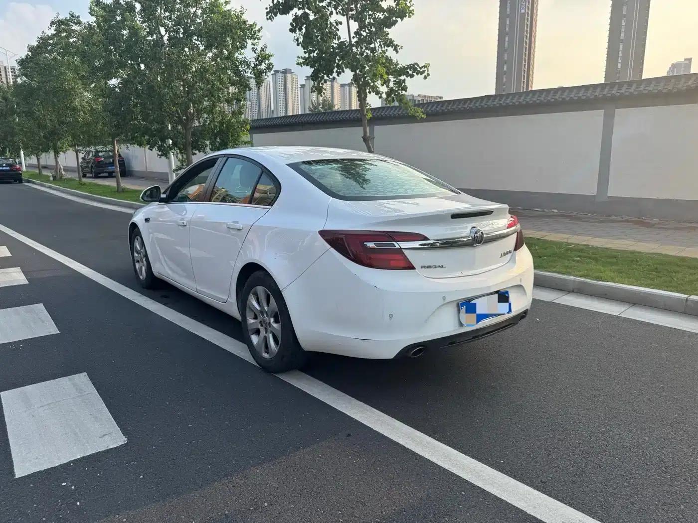 Buick Regal 2014 2.0L Leading Fashion Edition — миниатюра 3