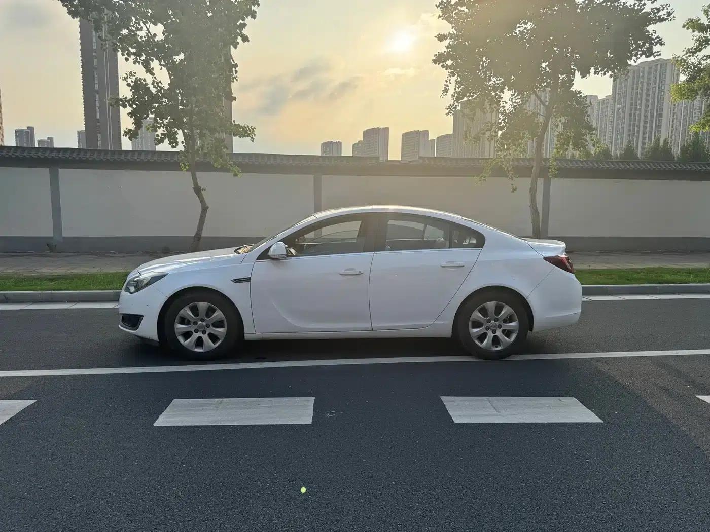 Buick Regal 2014 2.0L Leading Fashion Edition — миниатюра 5