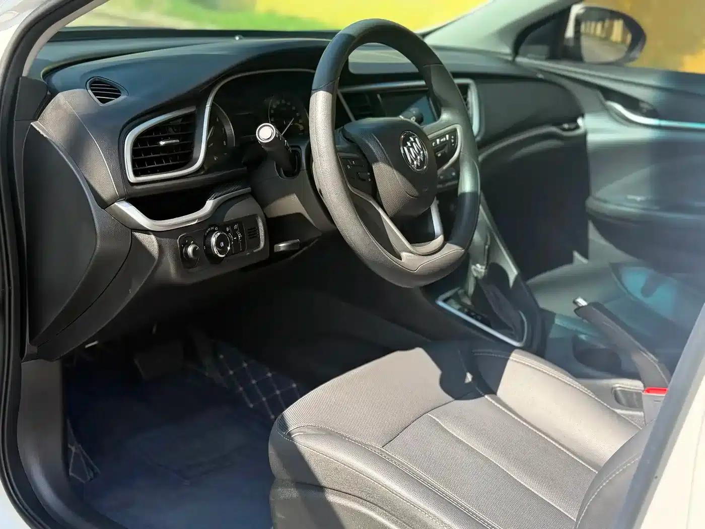 Buick Excelle 2021 Facelift Classic 1.5L Automatic Elite — миниатюра 3