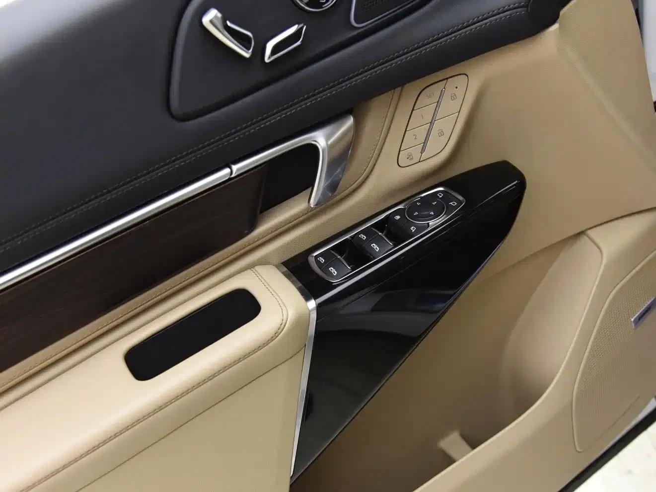 Century 2023 2.0T Seven-Seat Premium Edition — миниатюра 8