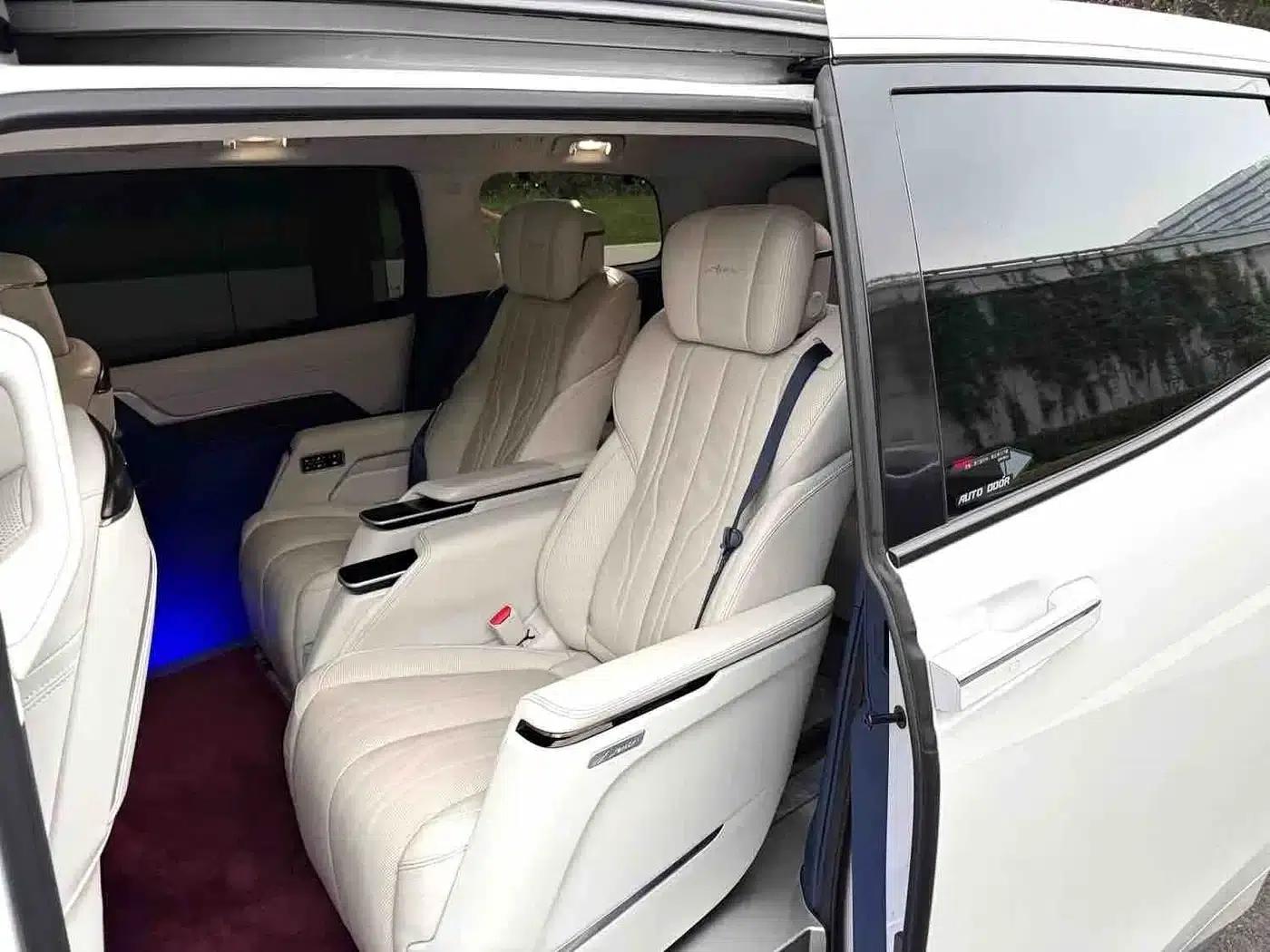 Century 2023 2.0T 7-Seat Luxury Edition — миниатюра 4