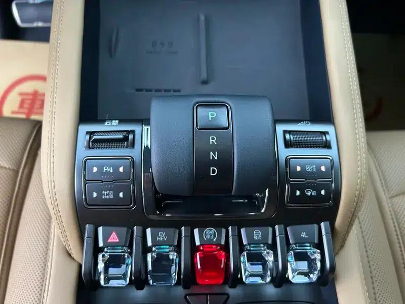 Leopard 5 2025 Model 210KM Almighty Ultra Edition — миниатюра 12