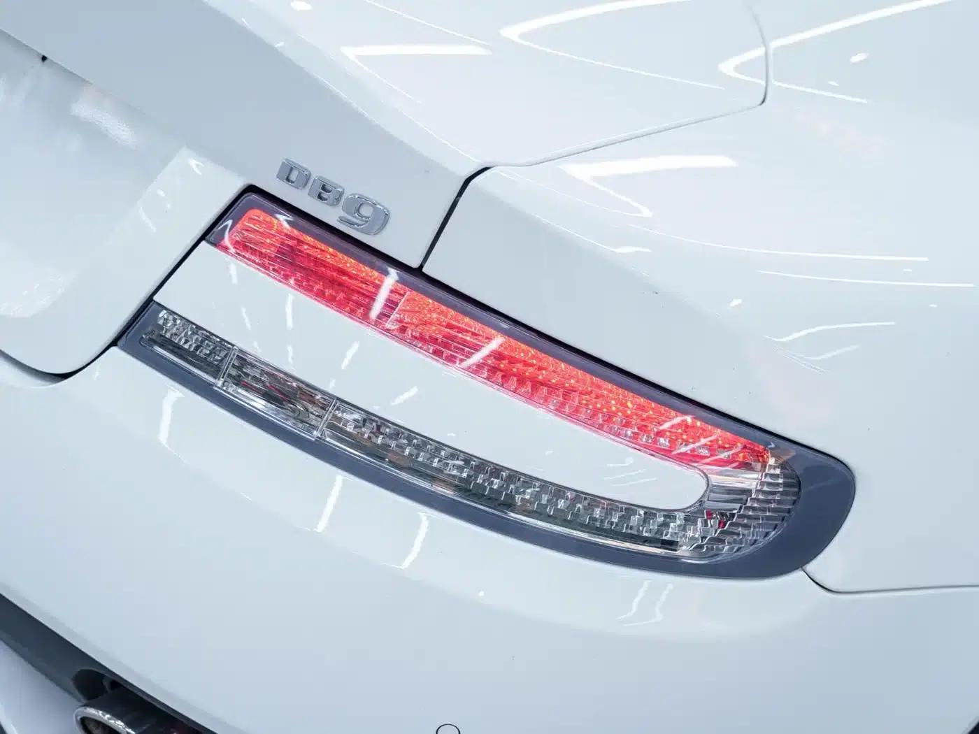Aston Martin DB9 2013 6.0L Coupe — миниатюра 8