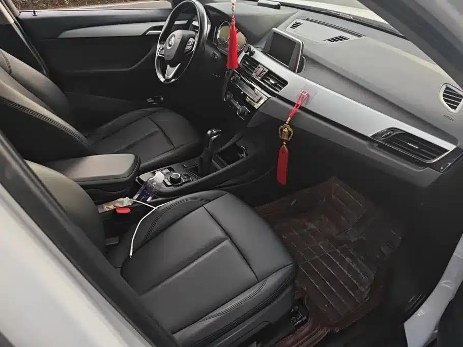 BMW X1 2018 sDrive20Li Leading Edition — миниатюра 8