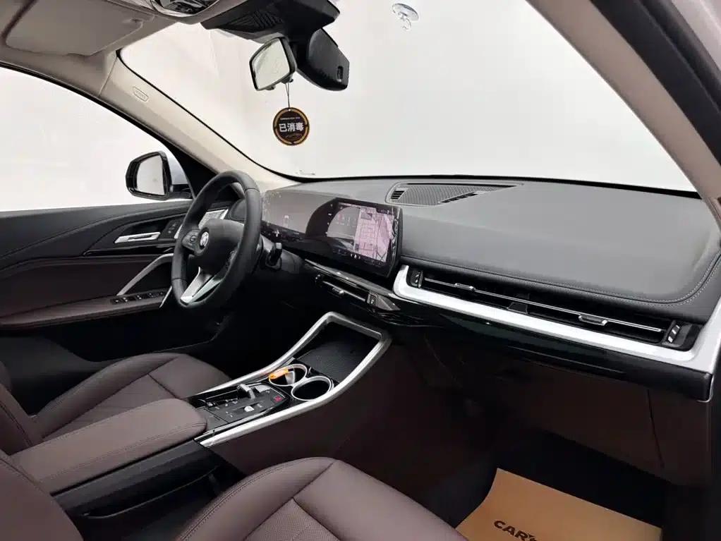 2024 BMW X1 sDrive25Li X Design Package — миниатюра 11