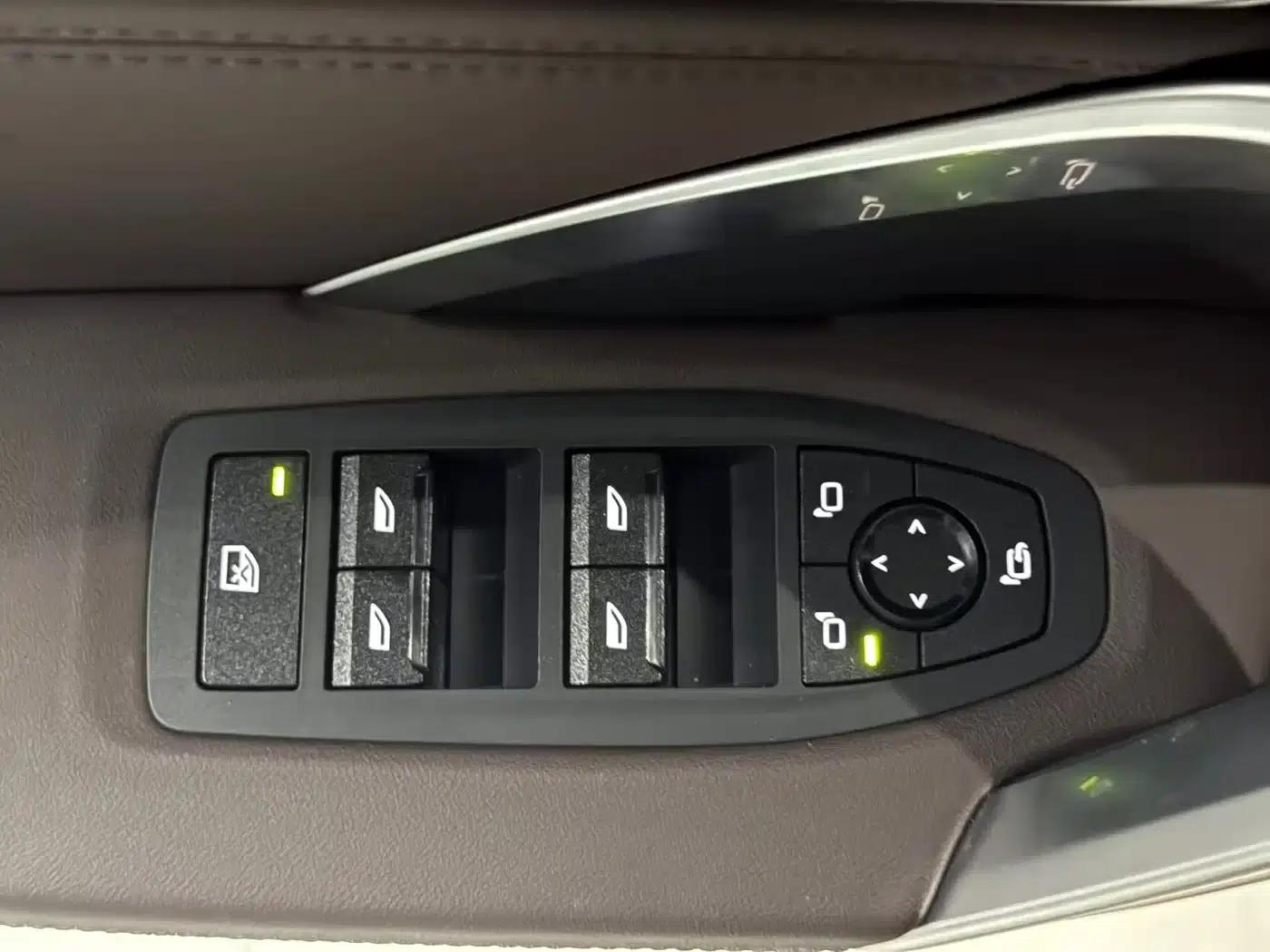 2023 BMW X1 sDrive20Li X Design Package — миниатюра 11