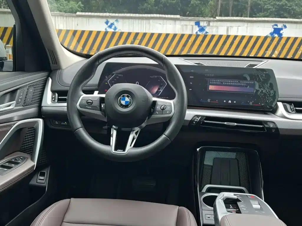 BMW X1 2023 sDrive25Li M Sport Package — миниатюра 3