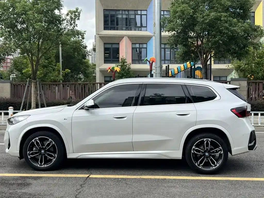 BMW X1 2023 sDrive25Li M Sport Package — миниатюра 9