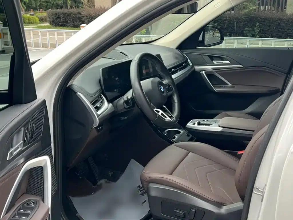 BMW X1 2023 sDrive25Li M Sport Package — миниатюра 10