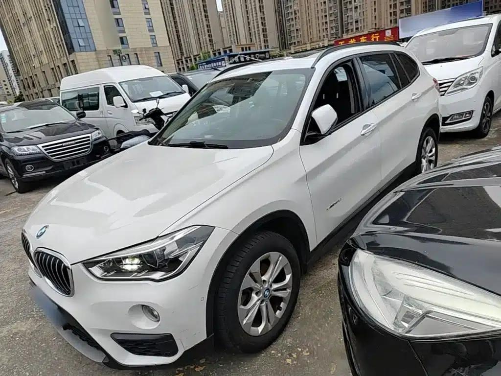 BMW X1 2016 sDrive18Li Premium — миниатюра 1