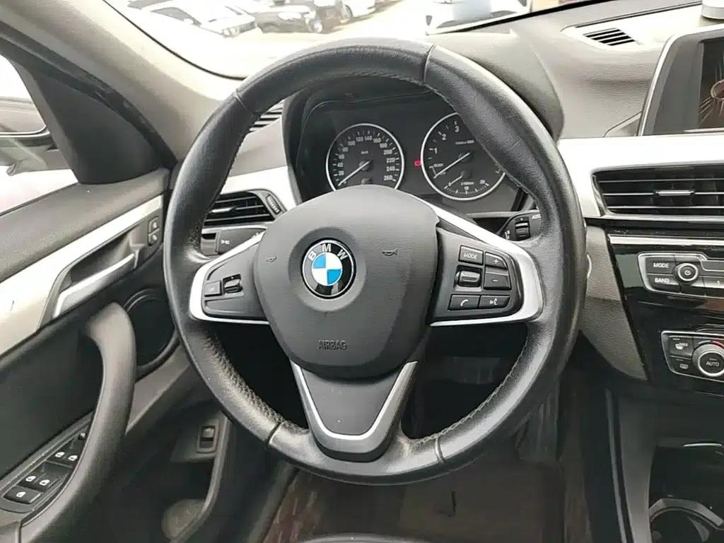 BMW X1 2016 sDrive18Li Premium — миниатюра 11