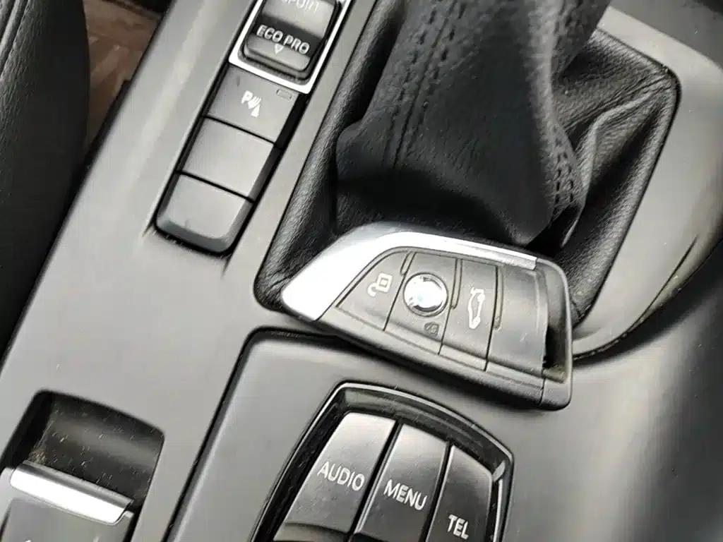 BMW X1 2016 sDrive18Li Premium — миниатюра 9