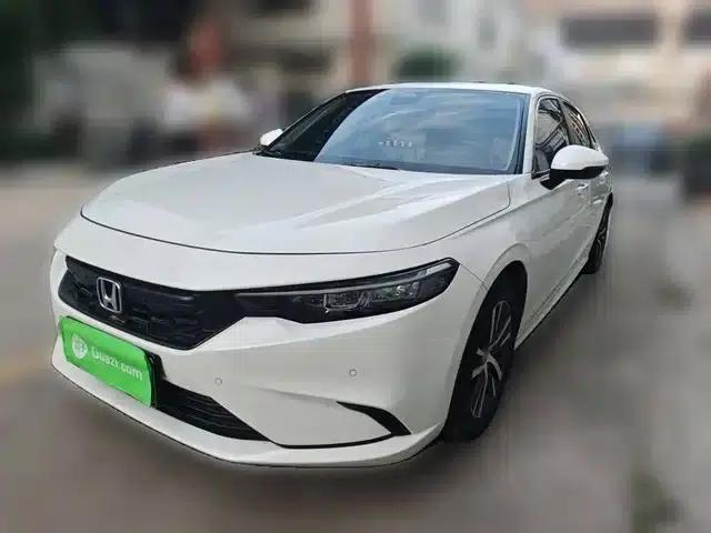 Stylish 2023 240TURBO CVT Leading Edition