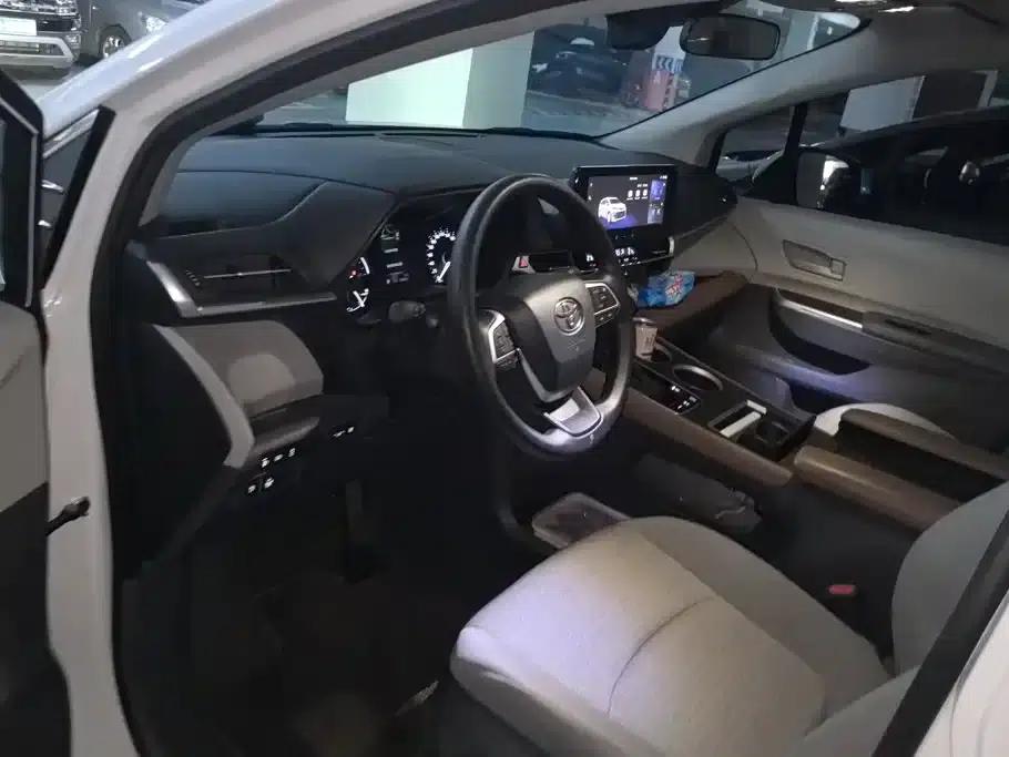 2024 Sienna 2.5L Hybrid Comfort Edition — миниатюра 12