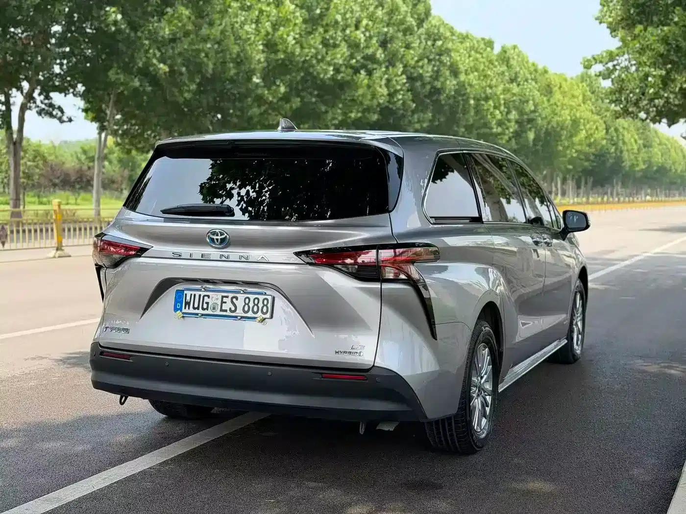 2021 Sienna 2.5L Hybrid Comfort Edition — миниатюра 4