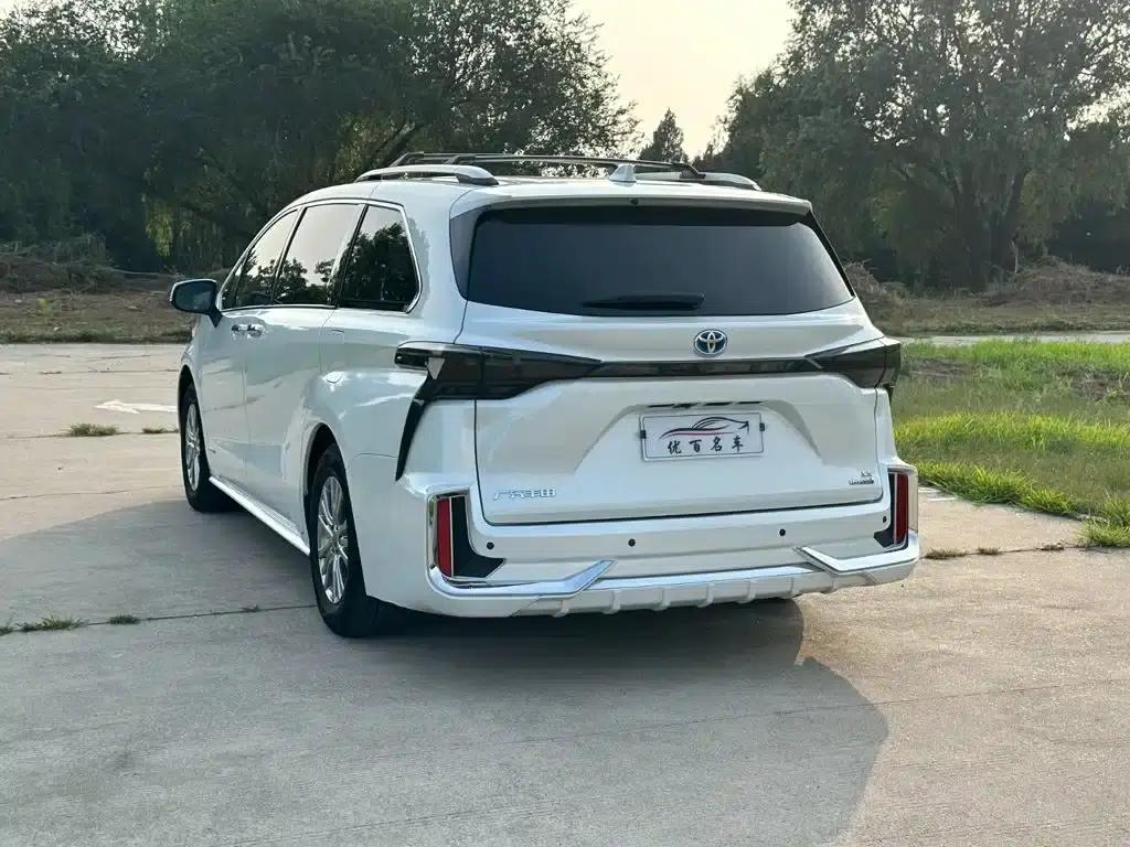 2021 Sienna 2.5L Hybrid Comfort Edition — миниатюра 4