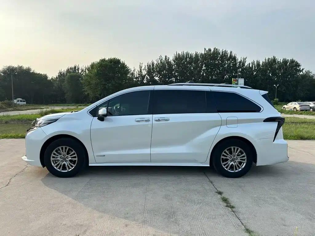 2021 Sienna 2.5L Hybrid Comfort Edition — миниатюра 7