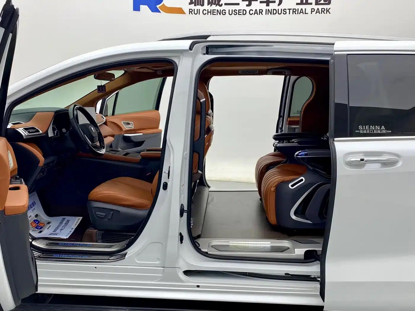 2026 Sienna 2.5L Hybrid 2WD Comfort Edition — миниатюра 26