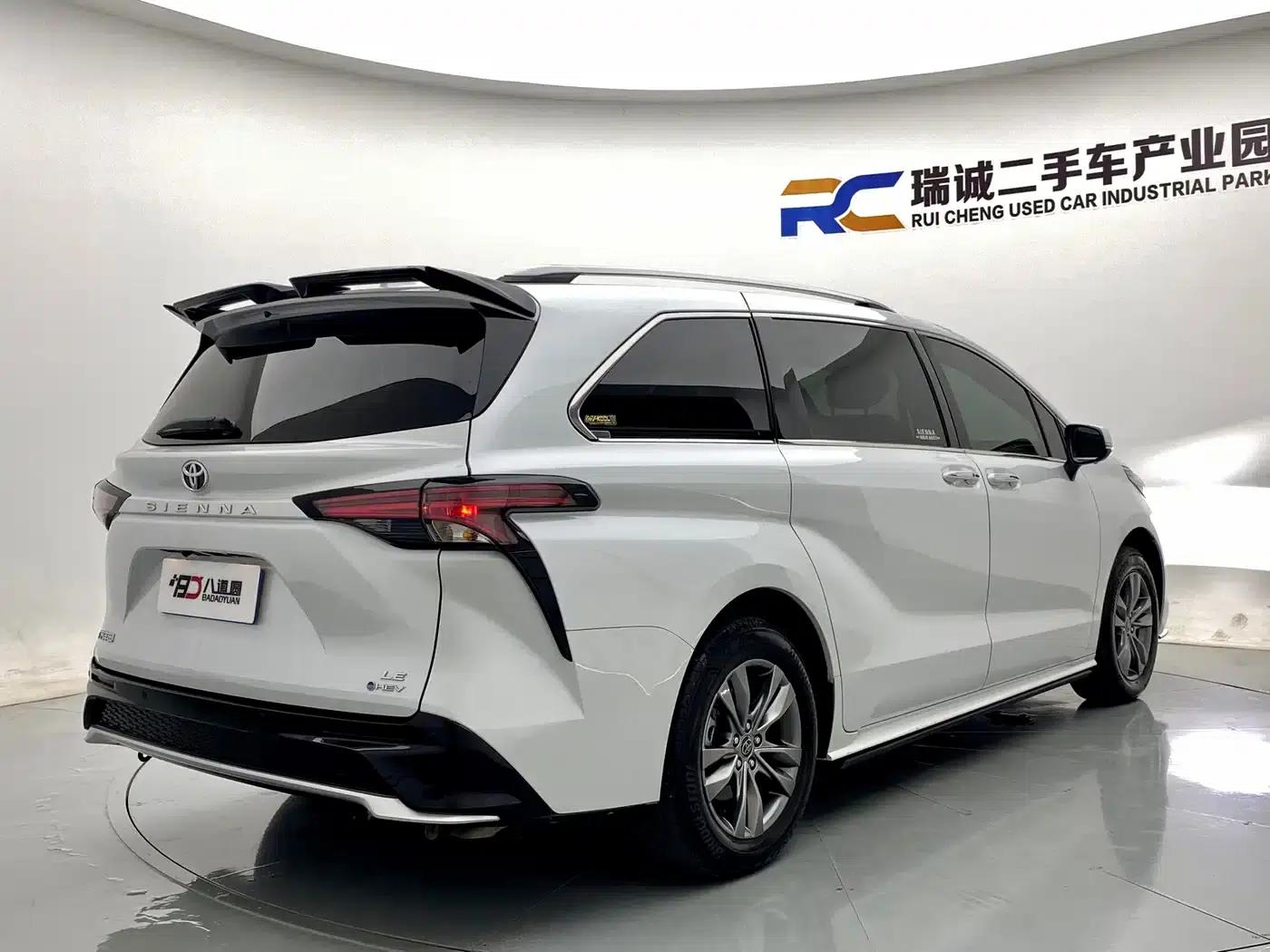 2026 Sienna 2.5L Hybrid 2WD Comfort Edition — миниатюра 5
