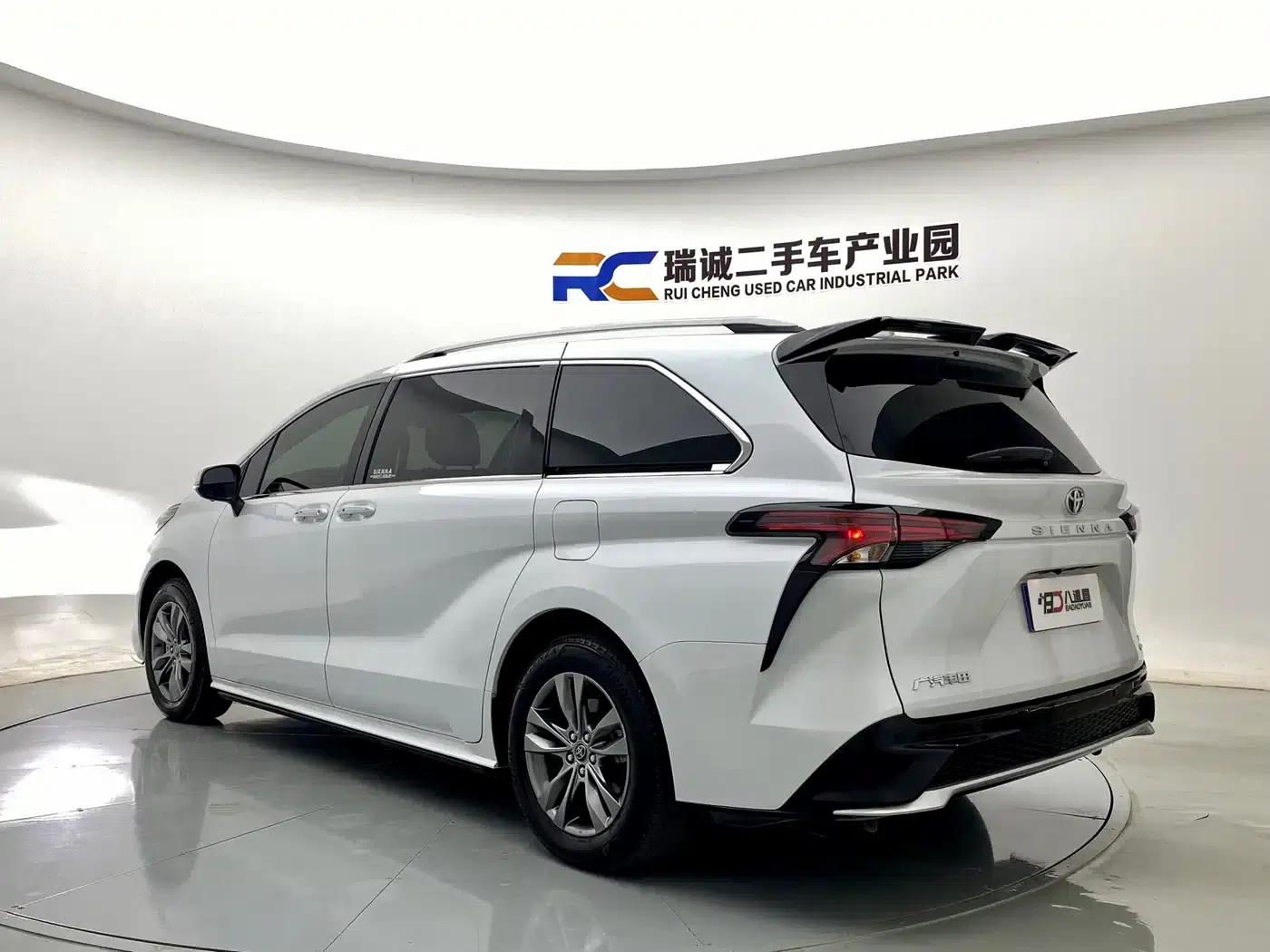 2026 Sienna 2.5L Hybrid 2WD Comfort Edition — миниатюра 7