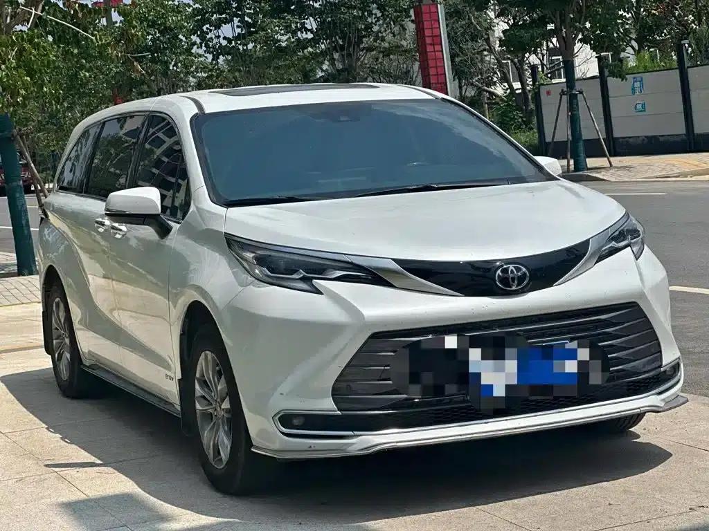 2024 Sienna 2.5L Hybrid AWD Premium Edition — миниатюра 3