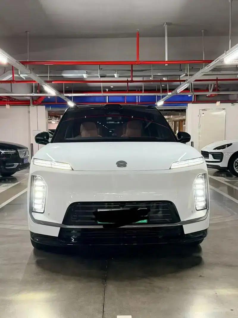 NIO ES9 2026 Executive Signature Edition with 6-seat island — миниатюра 2