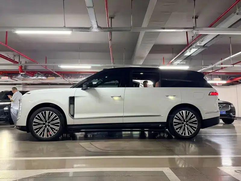 NIO ES9 2026 Executive Signature Edition with 6-seat island — миниатюра 3