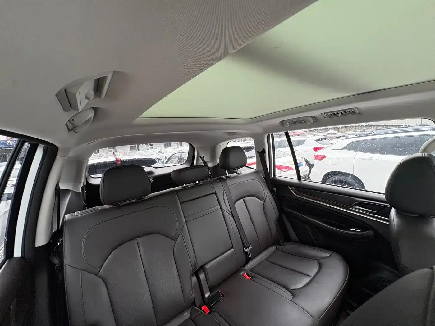 Roewe RX8 2018 30T Intelligent Internet Four-Wheel Drive Flagship Edition — миниатюра 17