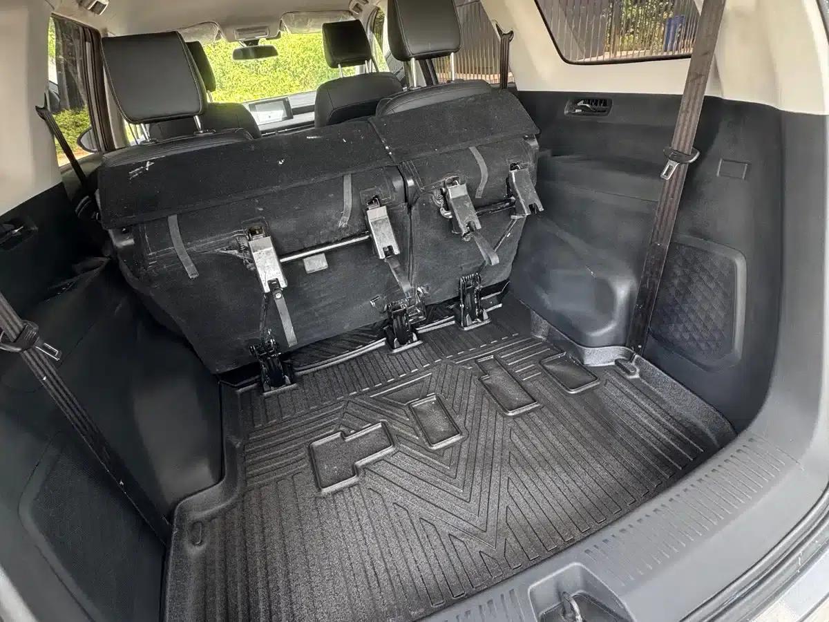 Wuling Jiachen 2022 1.5L Manual Enjoyment Elite Edition — миниатюра 12