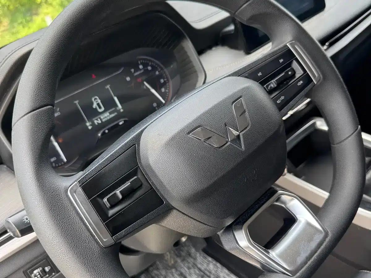 Wuling Jiachen 2022 1.5L Manual Enjoyment Elite Edition — миниатюра 6