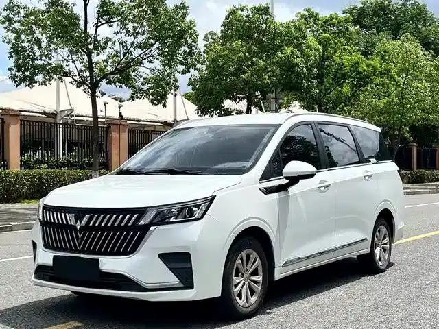 Wuling Jiachen 2022 1.5L Manual Comfort Model