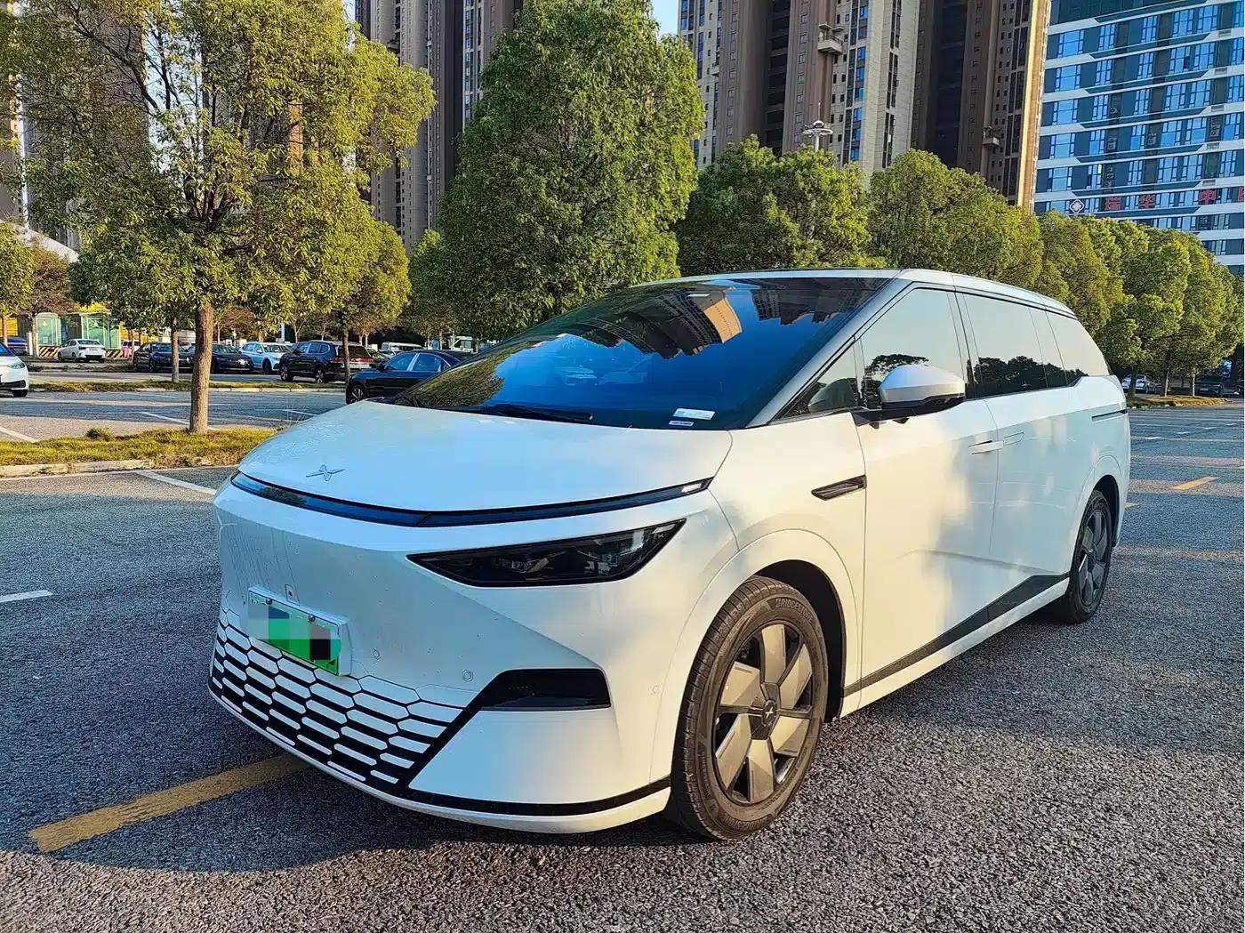 XPeng X9 2024 Model 640 AWD High Performance Max — миниатюра 1