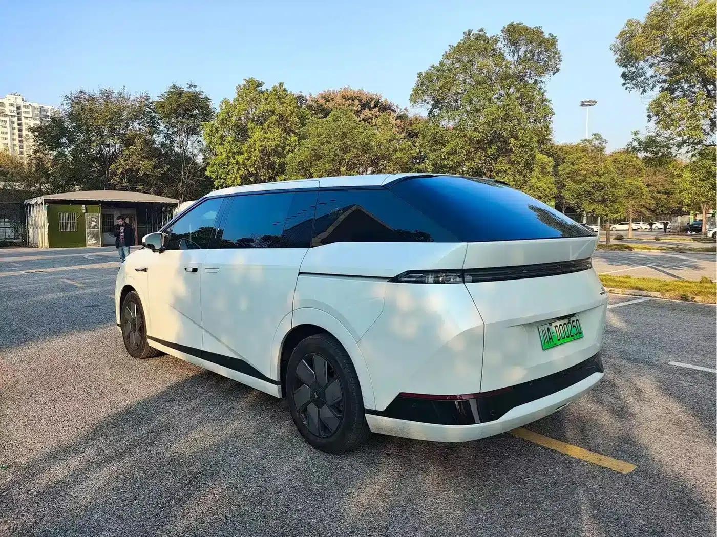 XPeng X9 2024 Model 640 AWD High Performance Max — миниатюра 11
