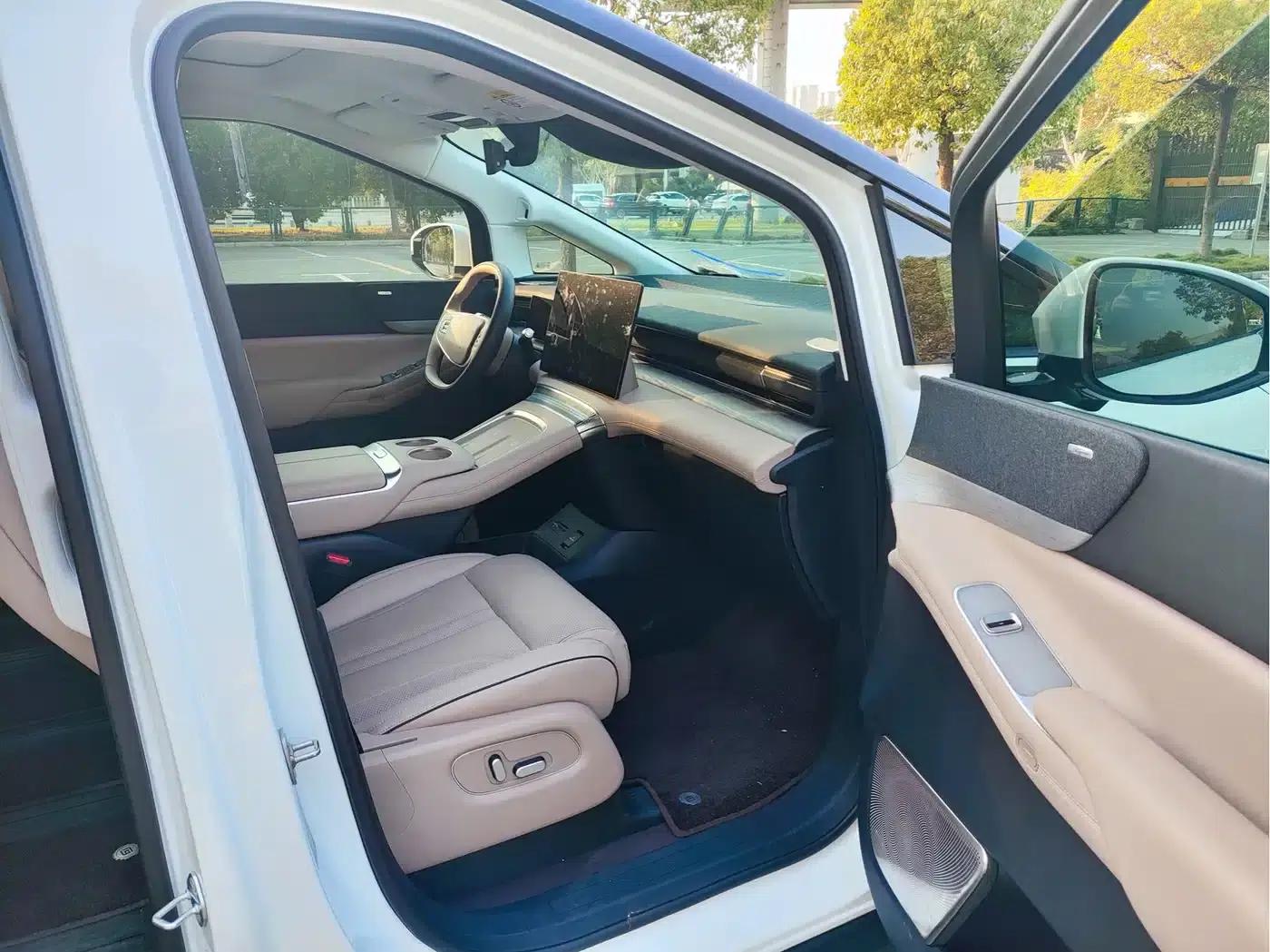 XPeng X9 2024 Model 640 AWD High Performance Max — миниатюра 7