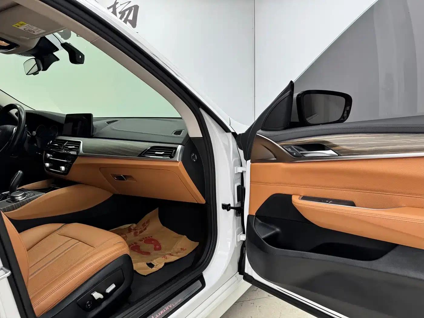 2018 BMW 6 Series GT 630i Luxury Design Package — миниатюра 12