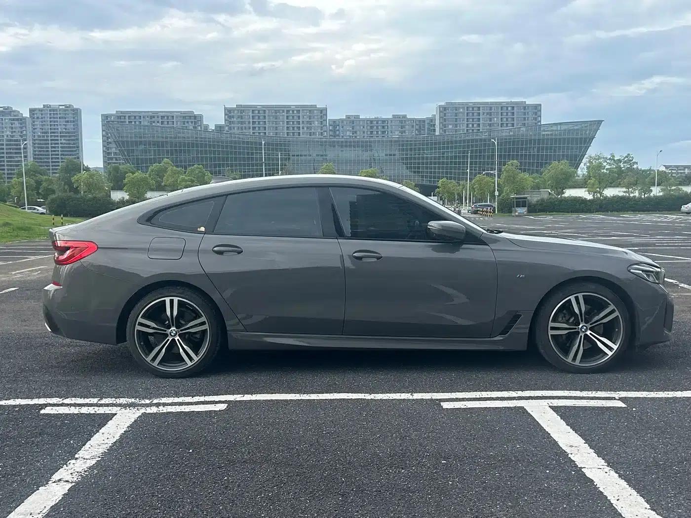 2022 BMW 6 Series GT 630i M Sport Package — миниатюра 7
