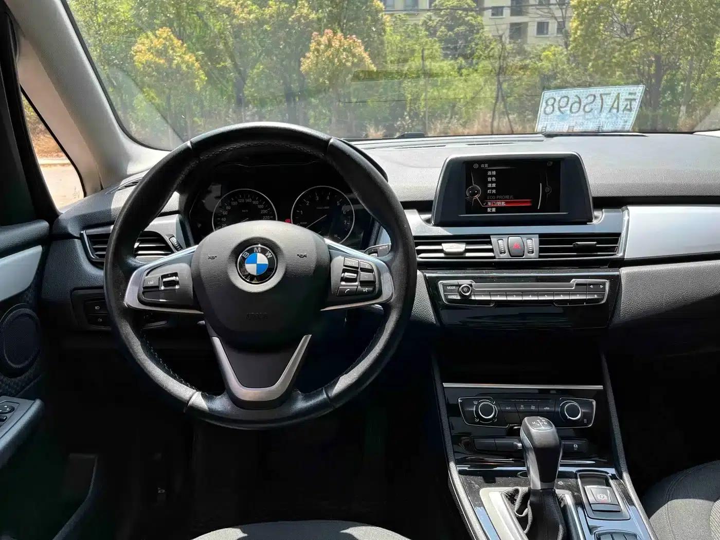 2016 BMW 2 Series Gran Tourer 218i Fashion Edition — миниатюра 27