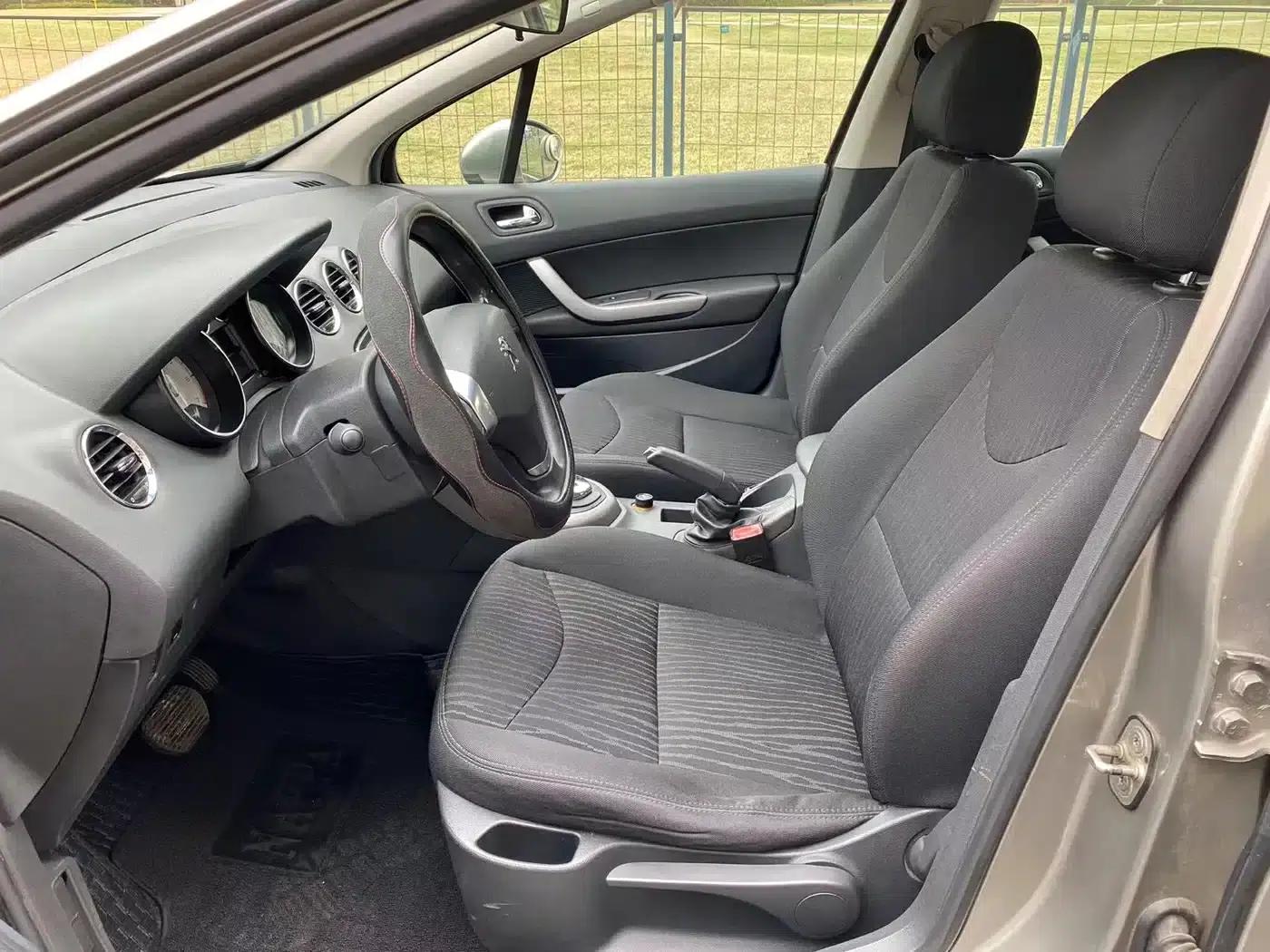 Peugeot 408 2013 2.0L Automatic Comfort Edition — миниатюра 4
