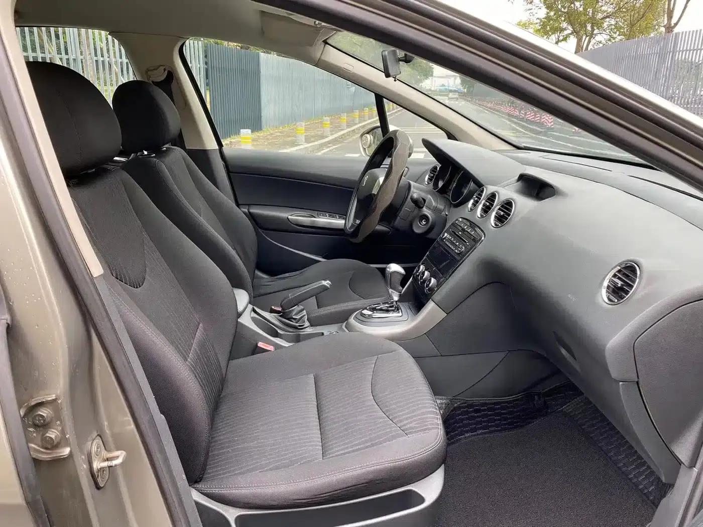 Peugeot 408 2013 2.0L Automatic Comfort Edition — миниатюра 10